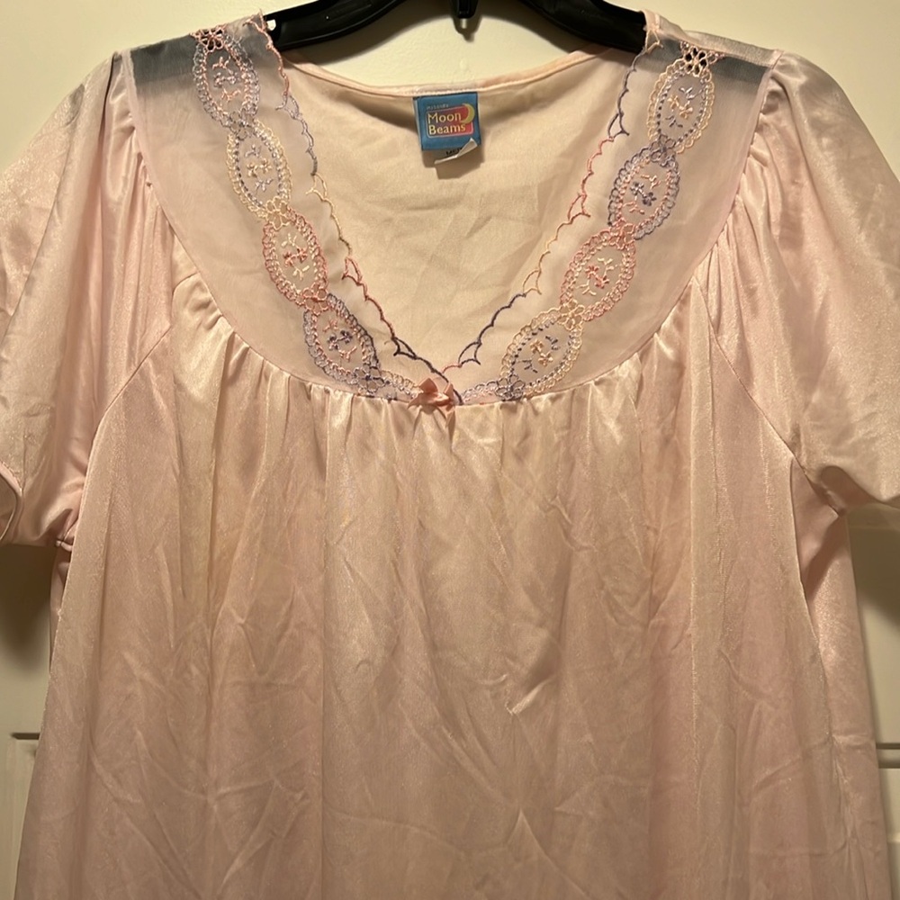 Moon Beams Women’s Size Medium Pink Long Gown Sleepwear